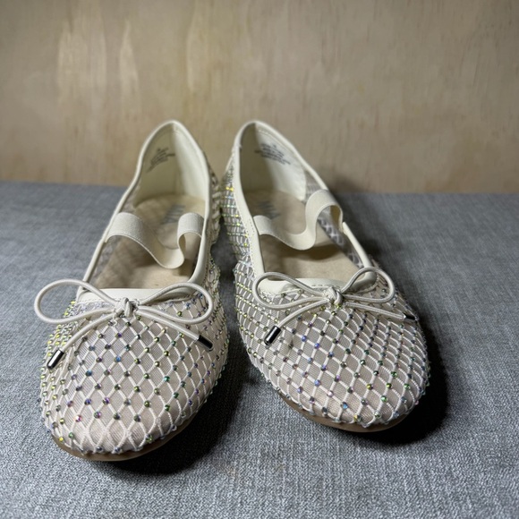 MIA Women’s Mesh Rhinestone Ballet Unica Flats Cream Size 7.5 | Slip-On Shoes - Picture 2 of 8